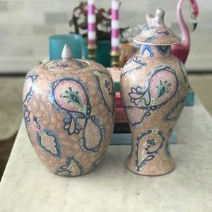Set of 2 vintage ginger jars
